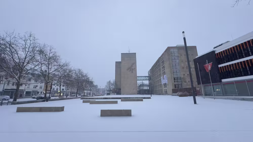 Snow on the town square
